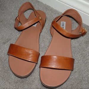 Steve Madden “Dina”